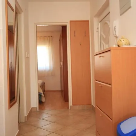 With Wifi Stinjan, - 7245 Апартаменти