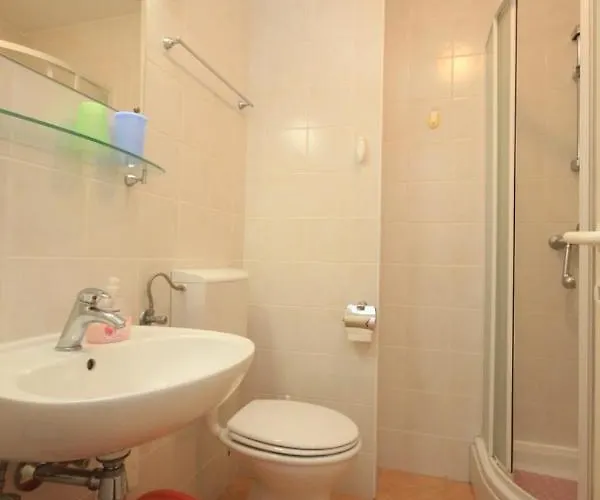 Apartament With Wifi Stinjan, - 7245 *