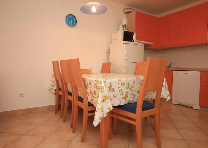 Apartament With Wifi Stinjan, - 7245 *