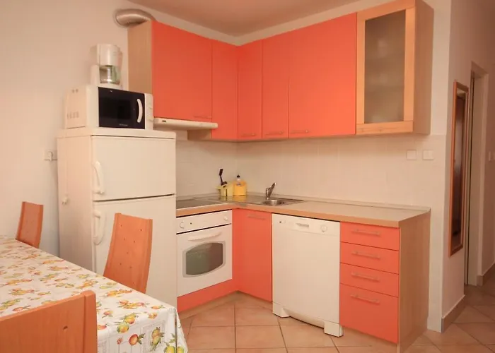 Apartament With Wifi Stinjan, - 7245 *